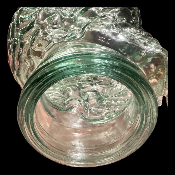 Fabulous Textured Heavyweight Glass Skull Sculpture w/ Star Lights (EUC) - Picture 11 of 15